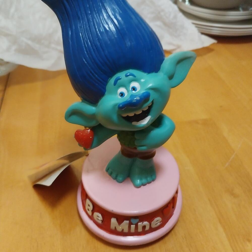 Dreams Works Trolls Branch Music Box 2017 Rare